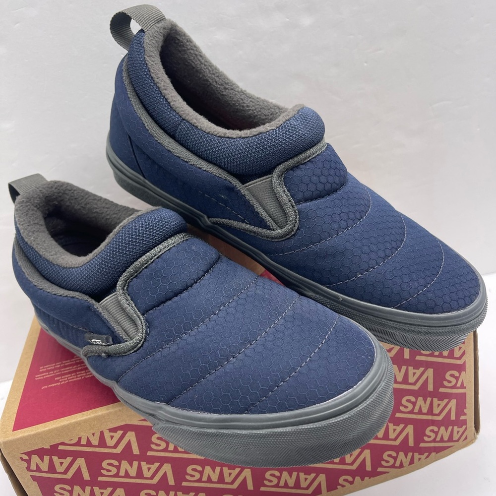 Vans WMNS
Cozy Mesh Parisian Night
VN0009QUJDU Blue Slip-On Sneakers - Picture 7 of 16